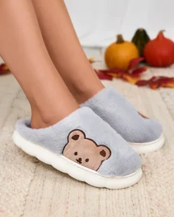 Kapcie^Royalfashion Damskie futrzane kapcie z misiem w kolorze niebieskim Fetemes Ecru