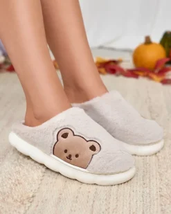 Kapcie^Royalfashion Damskie futrzane kapcie z misiem w kolorze jasnoszarym Fetemes Jasny szary