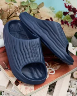 Klapki Płaskie^Royalfashion Damskie klapki gumowe Magged Granatowy