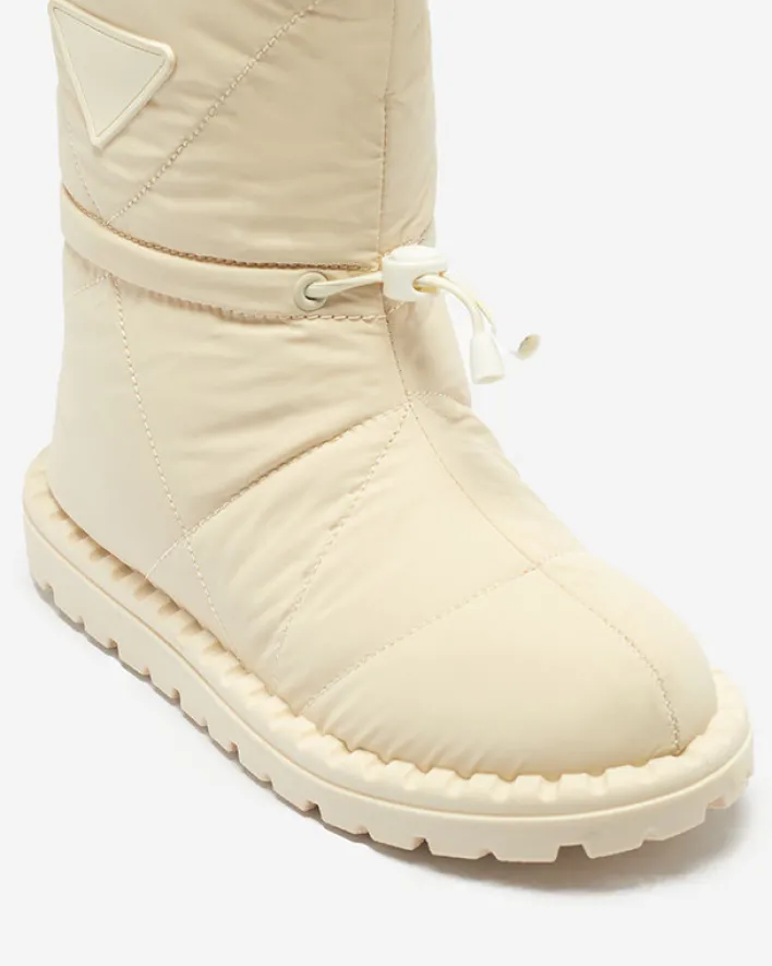 Śniegowce^Royalfashion Damskie owe pikowane buty a'la śniegowce na płaskiej podeszwie Ferri krem