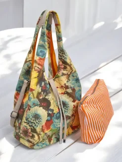 Materiałowe^Royalfashion Duża torba materiałowa w kwiaty z kosmetyczką i zapięciem na magnes Wielokolorowe