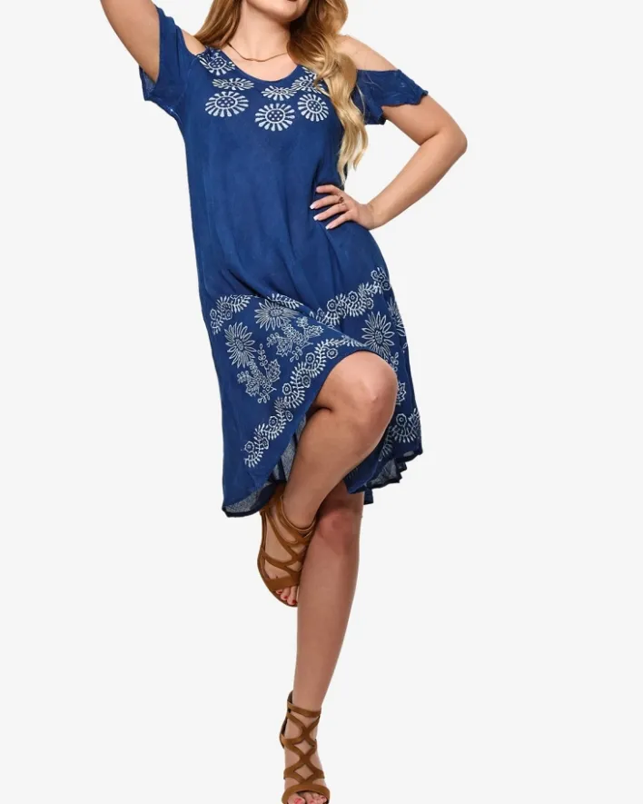 Narzutka Plażowa|Sukienki Letnie^Royalfashion Granatowa damska plażowa sukienka w kwiaty Granatowy