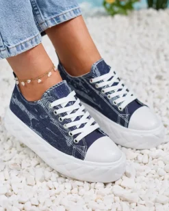 Trampki^Royalfashion Granatowe damskie jeansowe trampki z przetarciami Nerolera Granatowy