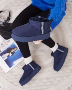 Śniegowce^Royalfashion Granatowe krótkie damskie buty a'la śniegowce z ozdobą Terita