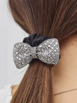 Akcesoria Do Włosów^Royalfashion Gumka do włosów z ozdobną kokardką Bellissa czarny