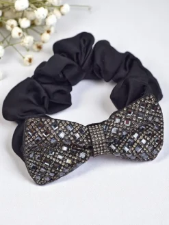 Akcesoria Do Włosów^Royalfashion Gumka do włosów z ozdobną kokardką Bellissa czarny