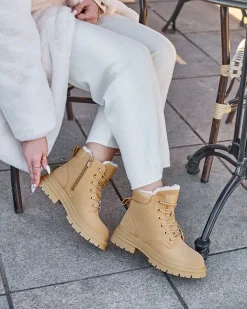 Trapery|Botki Z Delikatnym Ociepleniem^Royalfashion Jasnobrązowe damskie ocieplane botki typu trapery Radoras brązowy