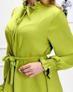 Sukienki Letnie|Sukienki Długie^Royalfashion Jasnozielona damska długa sukienka z wiązaniem w pasie zielony