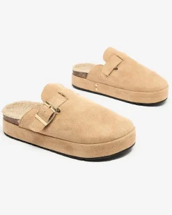 Kapcie^Royalfashion Kapcie damskie z kożuszkiem i klamrą Kajis Camel