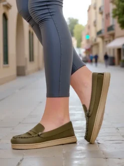 Mokasyny Na Płaskiej Podeszwie^Royalfashion Klasyczne damskie mokasyny Carollese zielony