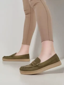 Mokasyny Na Płaskiej Podeszwie^Royalfashion Klasyczne damskie mokasyny Carollese zielony