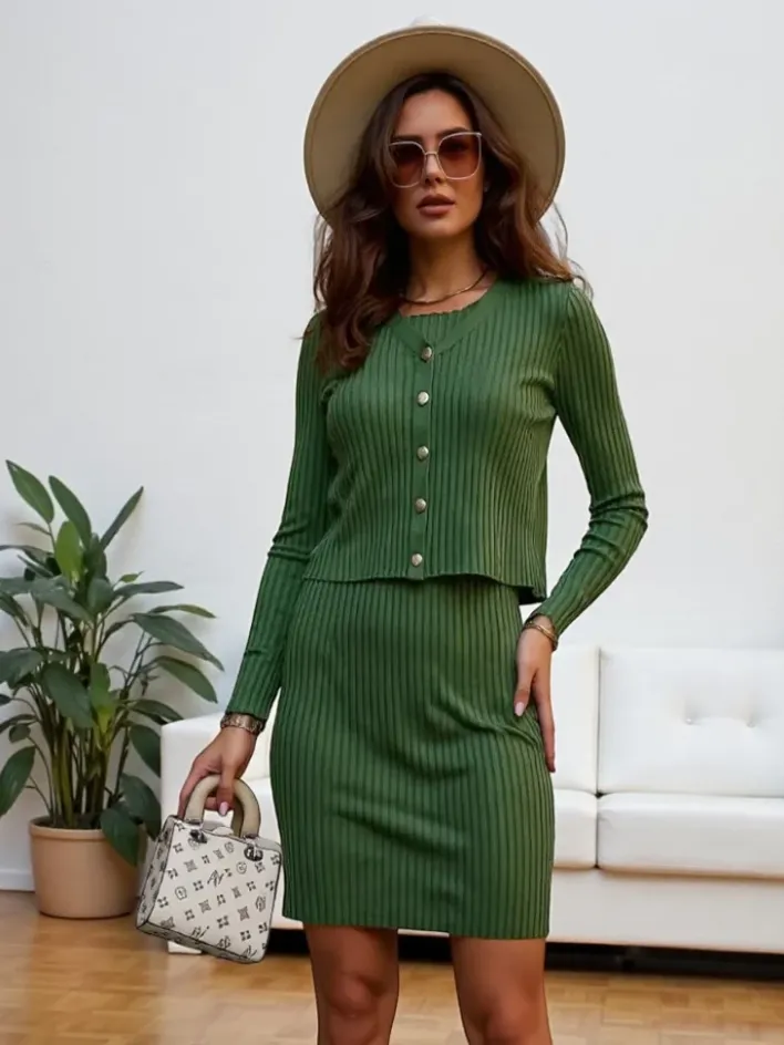 Komplety Damskie^Royalfashion Komplet damski ze swetrem i sukienką zielony