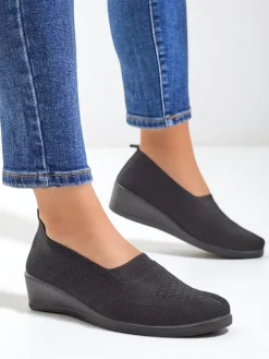 Mokasyny Na Obcasie^Royalfashion Mokasyny damskie na niskim koturnie Epoles czarny