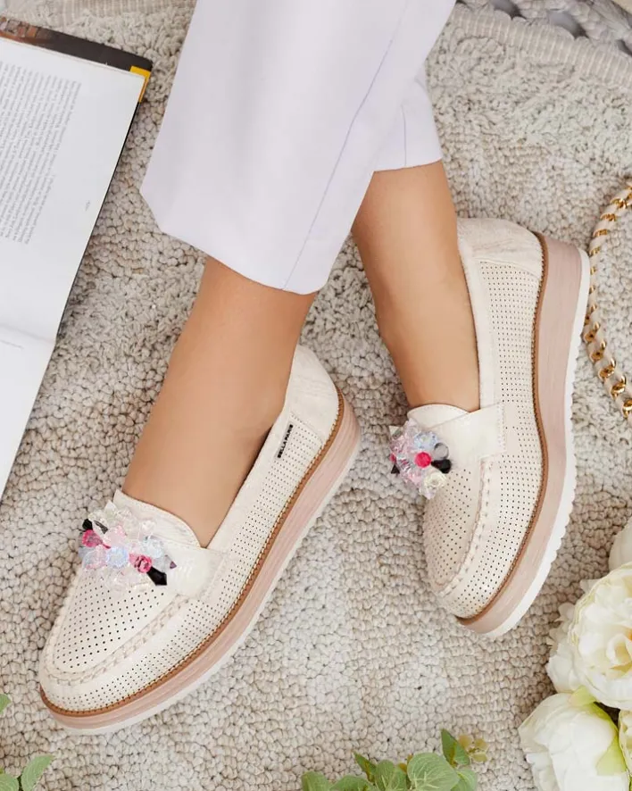 Półbuty|Mokasyny Na Płaskiej Podeszwie^Royalfashion Mokasyny z kolorowymi kamyczkami Restea krem