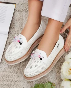 Półbuty|Mokasyny Na Płaskiej Podeszwie^Royalfashion Mokasyny z kolorowymi kamyczkami Restea biały