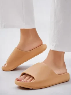 Klapki^Royalfashion Męskie gumowe klapki Izeld jasny brązowy