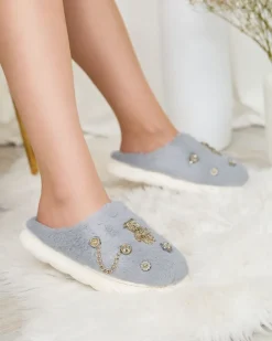 Kapcie^Royalfashion Niebiesko - szare damskie futrzane kapcie z ozdobami Erserra Ecru