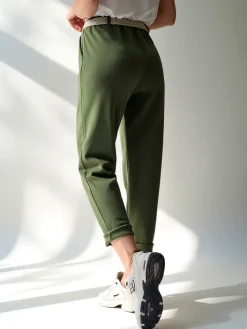 Spodnie Materiałowe^Royalfashion Proste spodnie damskie z paskiem zielony