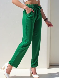 Spodnie Materiałowe^Royalfashion Proste spodnie damskie materiałowe z paskiem zielony