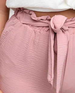 Szorty|Krótkie Spodenki^Royalfashion Różowe damskie krótkie spodenki z kieszeniami różowy