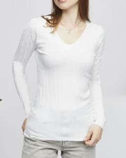 Swetry^Royalfashion Sweter damski z dekoltem w serek w kolorze m biały