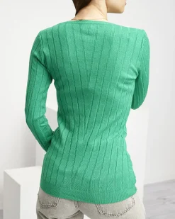 Swetry^Royalfashion Sweter damski z dekoltem w serek w kolorze m zielony