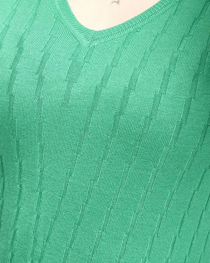 Swetry^Royalfashion Sweter damski z dekoltem w serek w kolorze m zielony