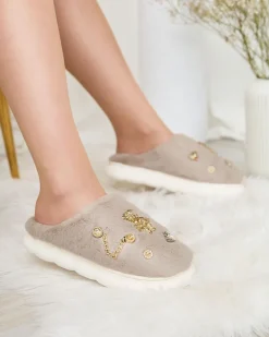 Kapcie^Royalfashion Szare damskie futrzane kapcie z ozdobami Erserra gołębi szary