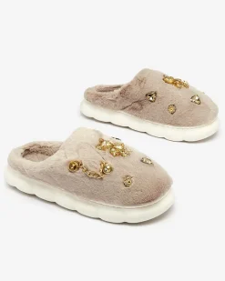 Kapcie^Royalfashion Szare damskie futrzane kapcie z ozdobami Erserra gołębi szary