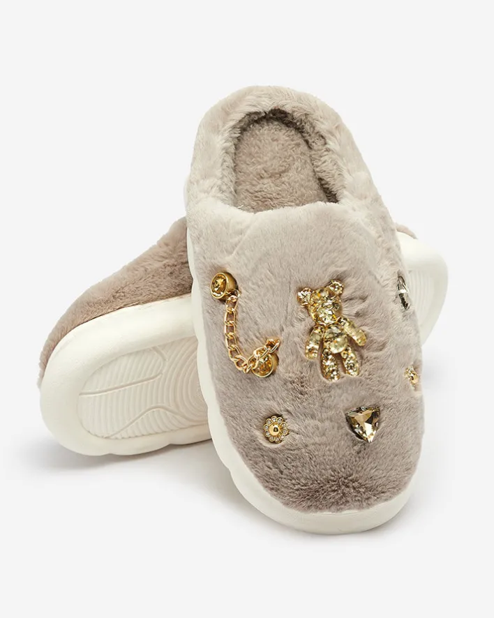 Kapcie^Royalfashion Szare damskie futrzane kapcie z ozdobami Erserra gołębi szary