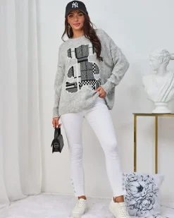 Swetry^Royalfashion Szary damski sweter z misiem gołębi szary