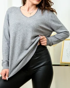 Swetry^Royalfashion Szary sweter damski z dekoltem w serek gołębi szary