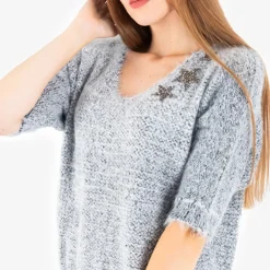 Swetry^Royalfashion Szary sweter z gwiazdkami czarny