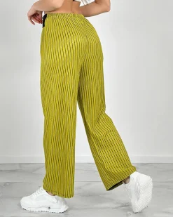 Spodnie Materiałowe^Royalfashion Szerokie spodnie damskie w paski zielony