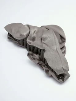 Akcesoria Do Włosów^Royalfashion Szpilka do włosów z tkaniny satynowej – elegancka klamra gołębi szary