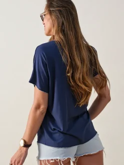 Bluzki / Koszule / Koszulki^Royalfashion Wiskozowa bluzka damska z krótkim rękawem i brokatowym wykończeniem Granatowy