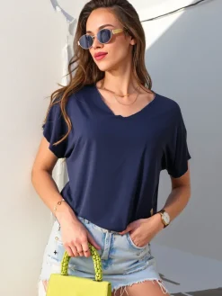 Bluzki / Koszule / Koszulki^Royalfashion Wiskozowa bluzka damska z krótkim rękawem i brokatowym wykończeniem Granatowy