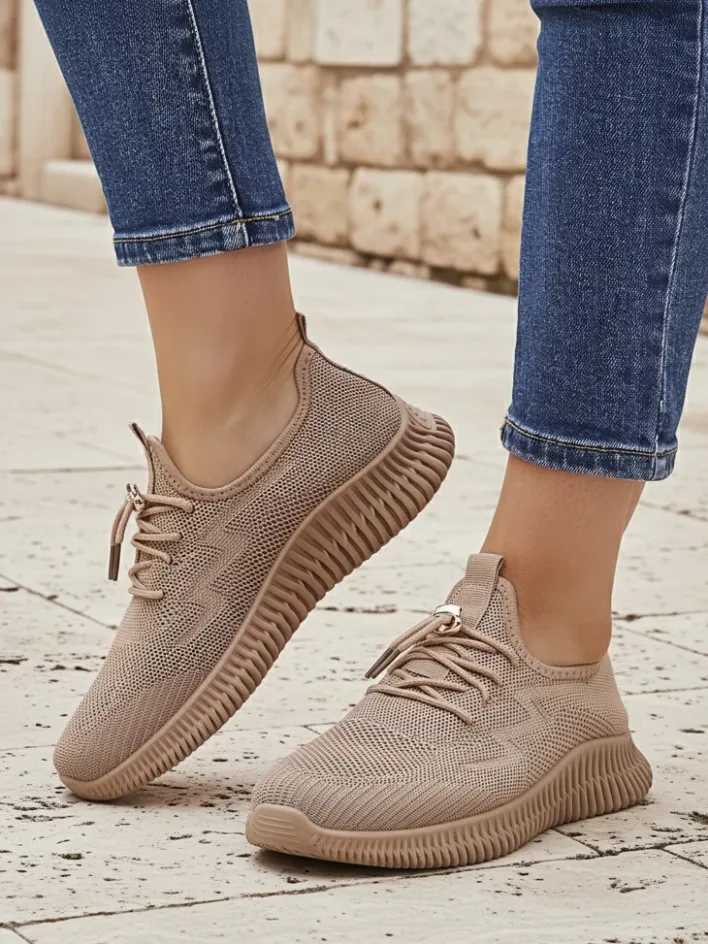 Ugc|Sportowe^Royalfashion Wsuwane damskie materiałowe buty sportowe Royaletta brązowy