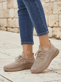 Ugc|Sportowe^Royalfashion Wsuwane damskie materiałowe buty sportowe Royaletta brązowy