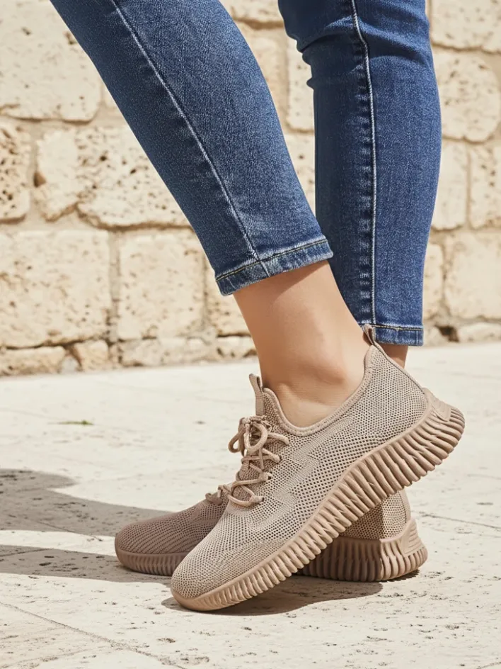 Ugc|Sportowe^Royalfashion Wsuwane damskie materiałowe buty sportowe Royaletta brązowy