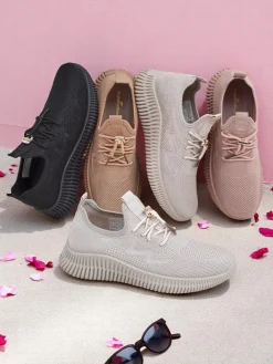 Ugc|Sportowe^Royalfashion Wsuwane damskie materiałowe buty sportowe Royaletta brązowy