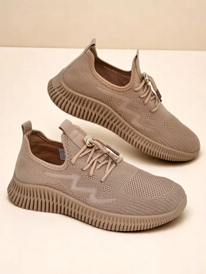 Ugc|Sportowe^Royalfashion Wsuwane damskie materiałowe buty sportowe Royaletta brązowy