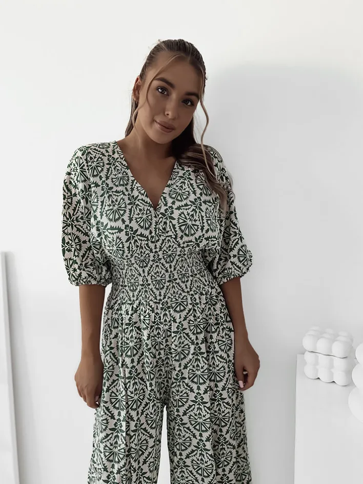 Kombinezony^Royalfashion Wzorzysty kombinezon damski zielony
