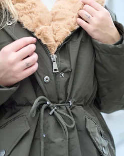 Plus Size|Kurtki / Marynarki / Płaszcze^Royalfashion Zielona kurtka zimowa damska PLUS SIZE zielony