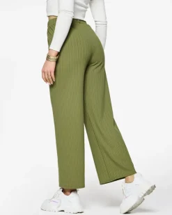 Spodnie Materiałowe^Royalfashion Zielone damskie szerokie spodnie prążkowane zielony