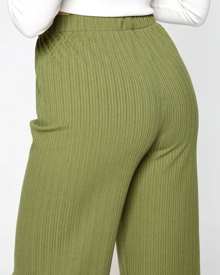 Spodnie Materiałowe^Royalfashion Zielone damskie szerokie spodnie prążkowane zielony