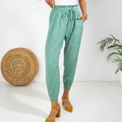 Plus Size|Spodnie Materiałowe^Royalfashion Zielone damskie spodnie materiałowe w groszki PLUS SIZE zielony