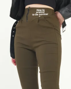 Legginsy / Tregginsy|Spodnie Materiałowe^Royalfashion Zielone tregginsy damskie materiałowe z ozdobnymi napisami zielony