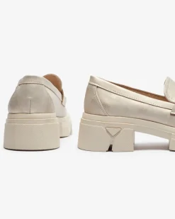 Półbuty|Mokasyny Na Płaskiej Podeszwie^Royalfashion Złote mokasyny damskie z eko skóry Sepop złoty